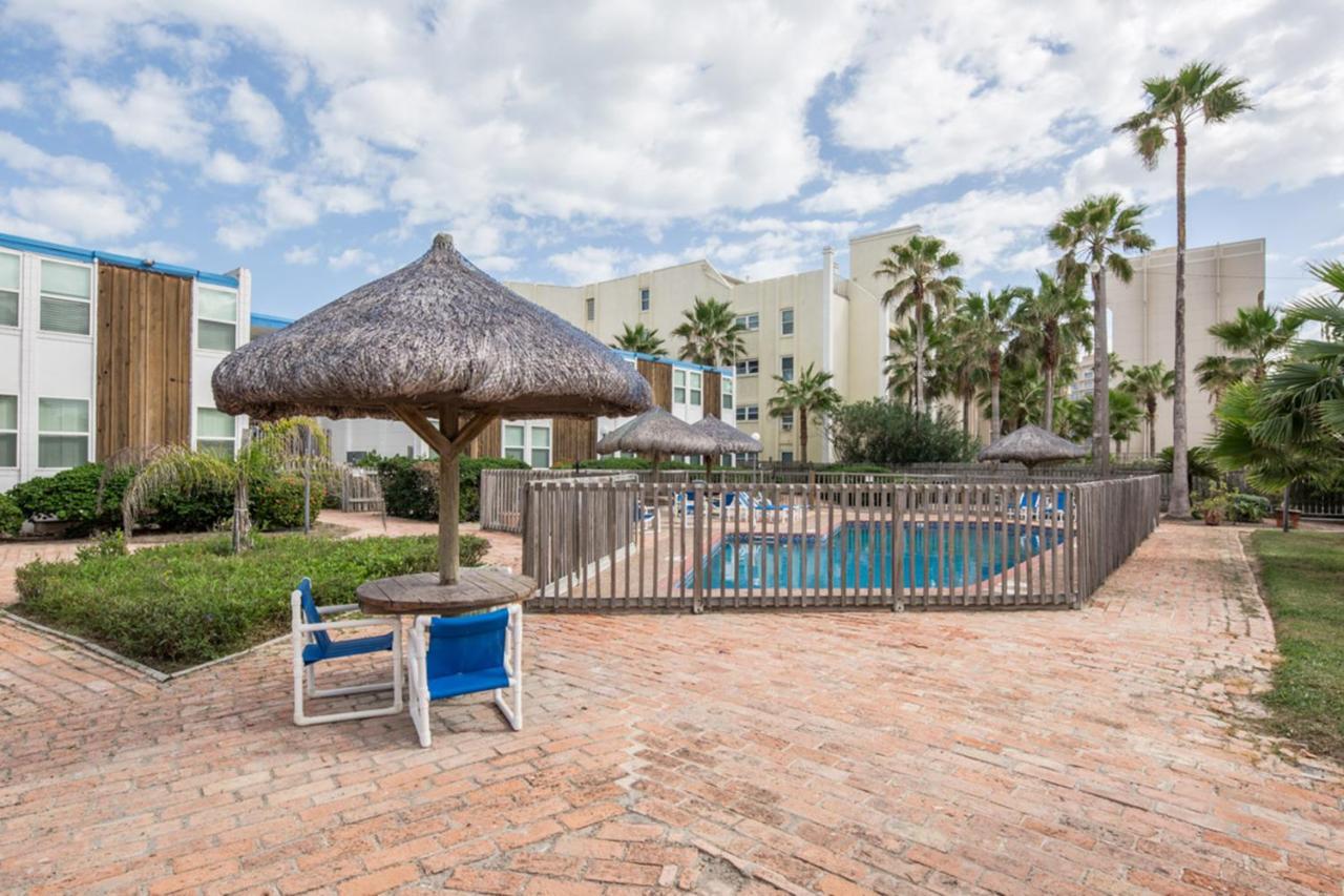 HOTEL LA PLAYA CONDOMINIUM 209 SOUTH PADRE ISLAND, TX (United States) -  from US$ 173 | BOOKED